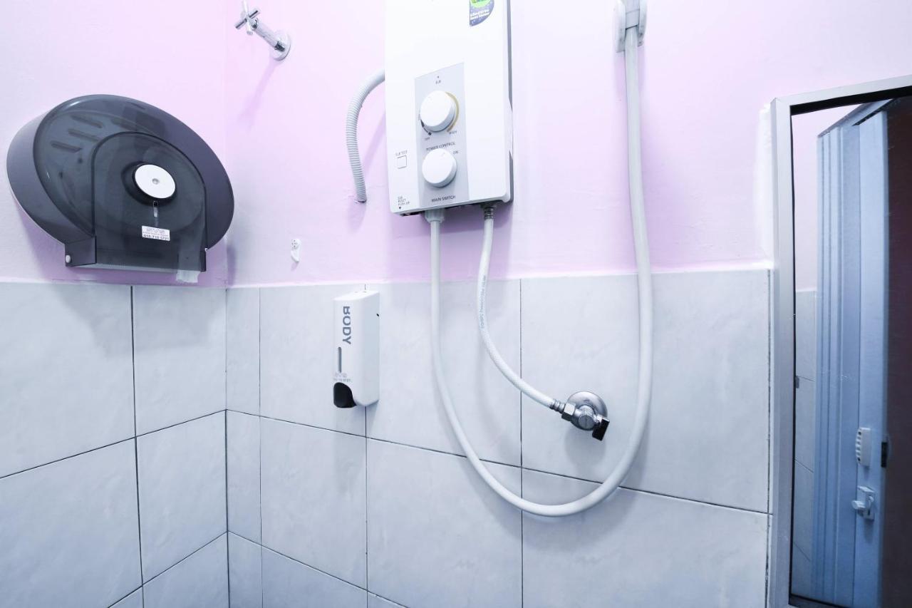 Oyo 1125 Ir Inn Hotel Skudai Kültér fotó